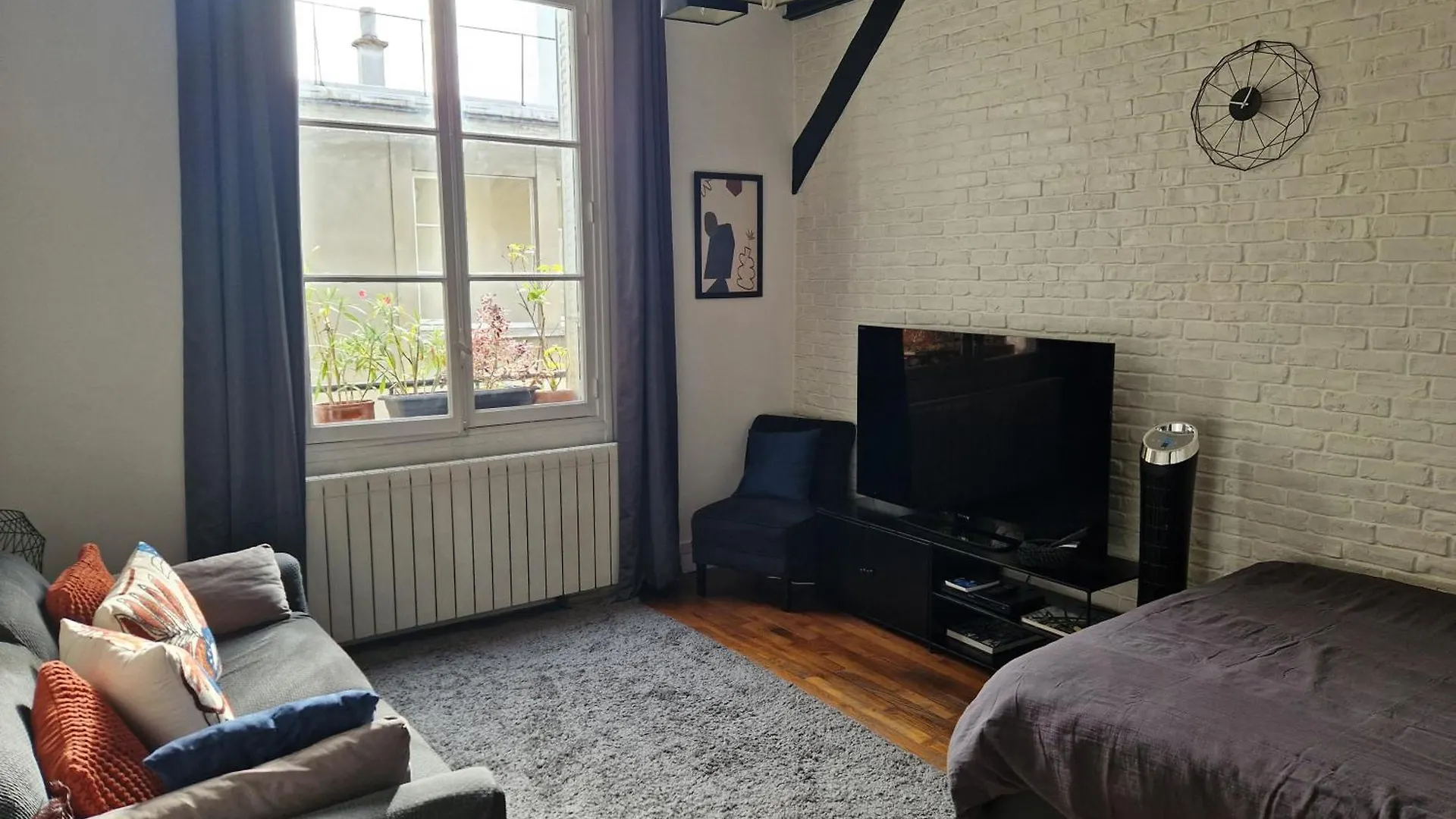We Loft Bed & Breakfast 2*